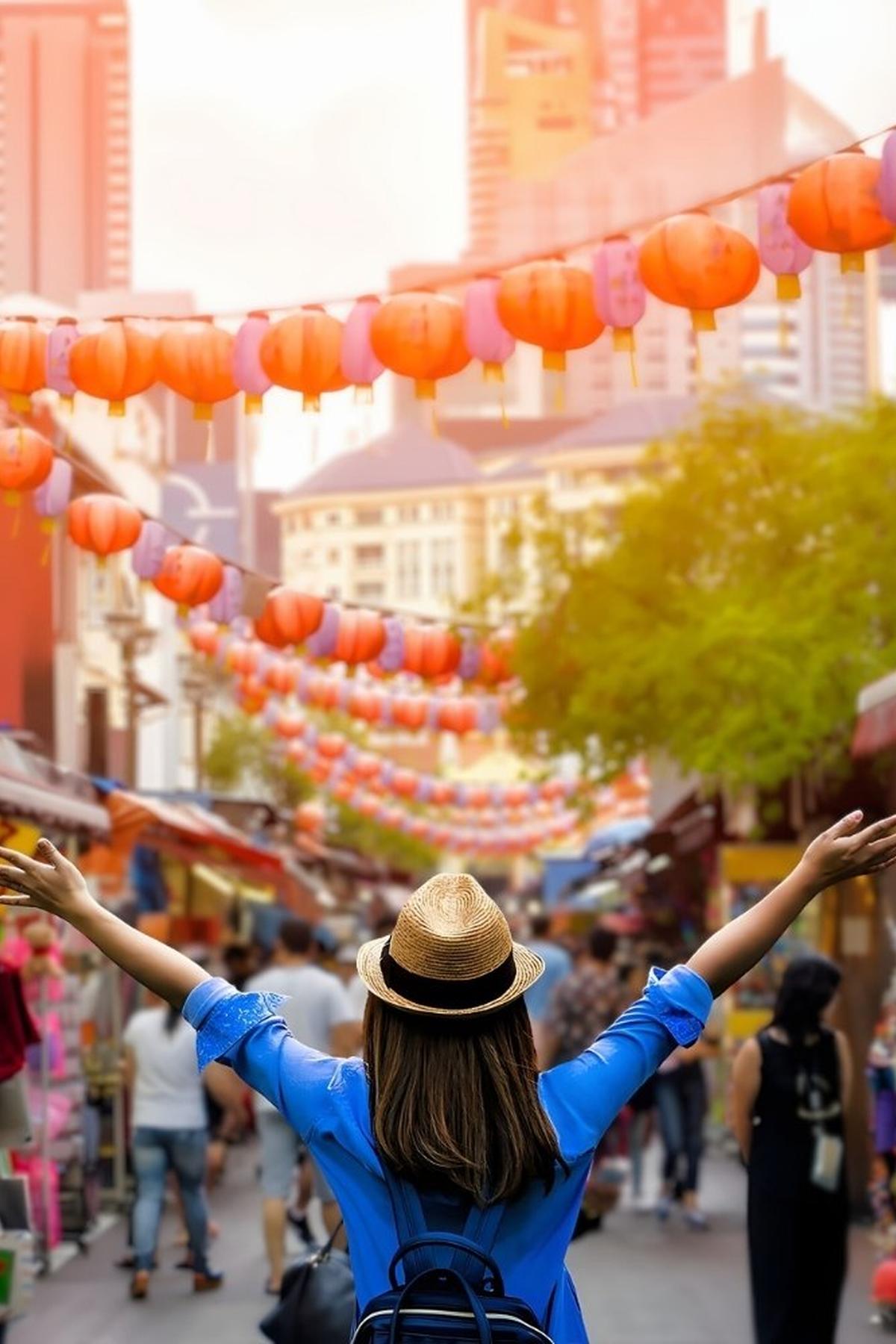 Chinatown Street Market: Souvenirs and Street Finds