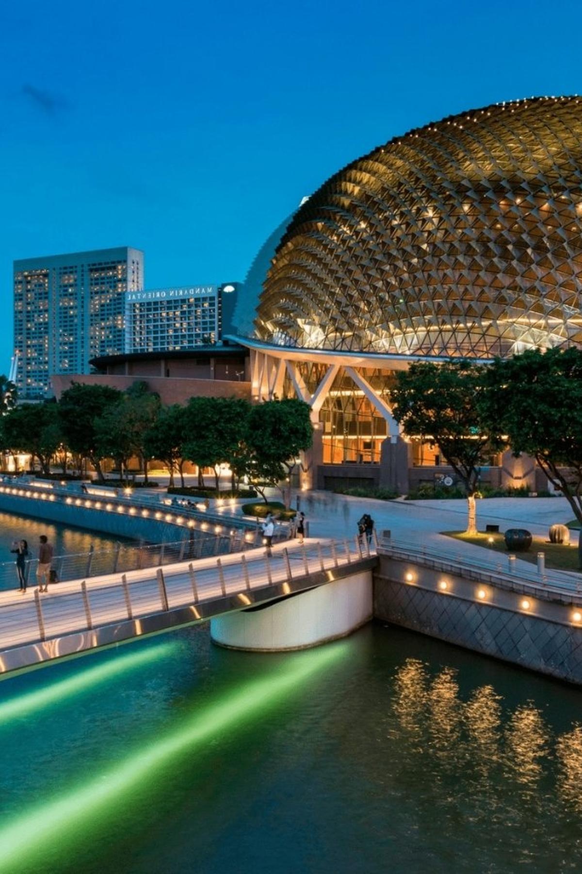 Esplanade – Theatres on the Bay: Durian-shaped Arts Centre