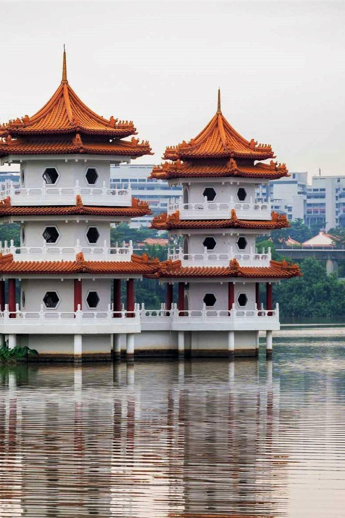 Jurong Lake Gardens (Chinese & Japanese Gardens): Oriental Tranquillity