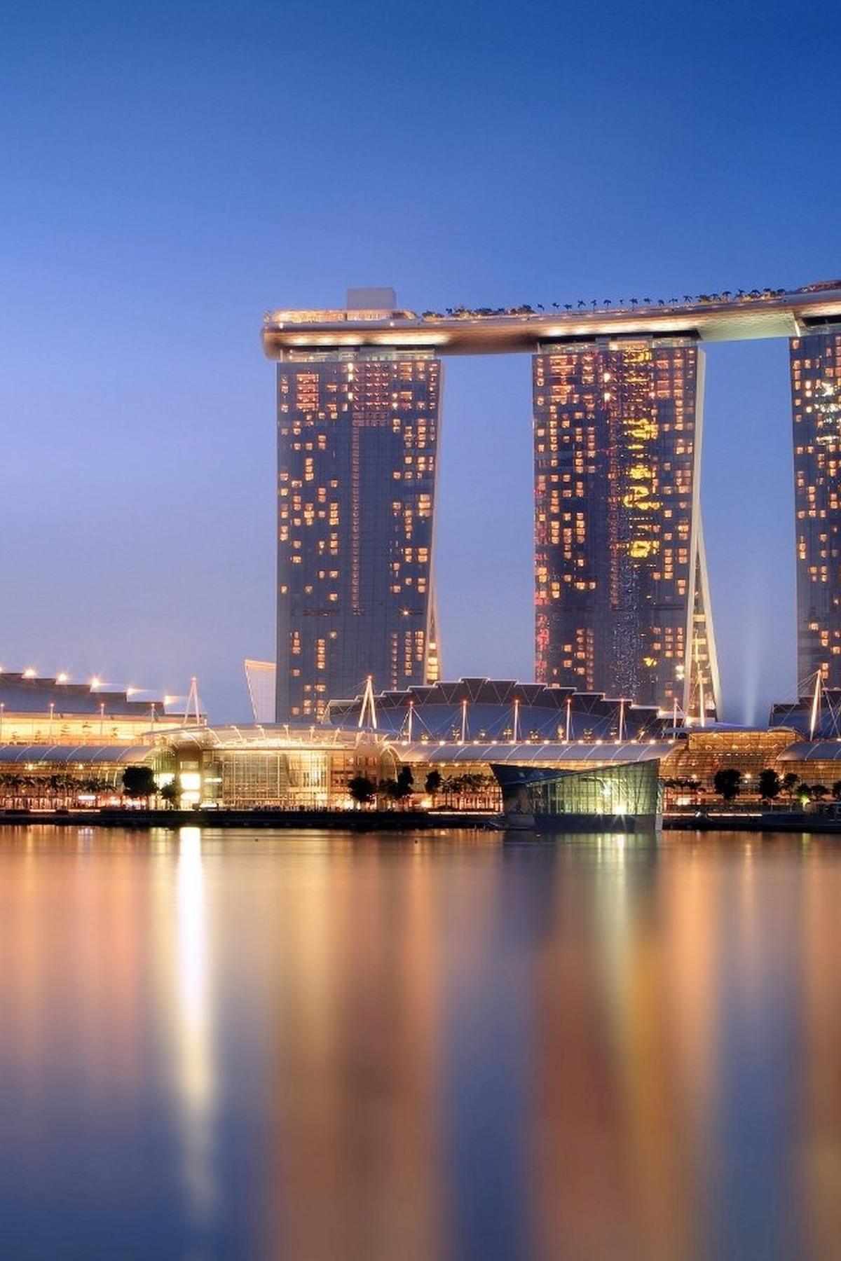 Marina Bay Sands: Integrated Resort & SkyPark