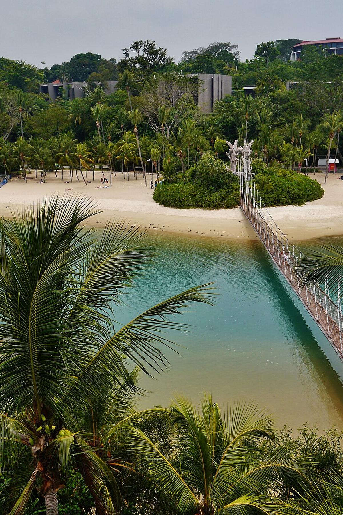 Palawan Beach: Family Fun on Sentosa's Southern Coast