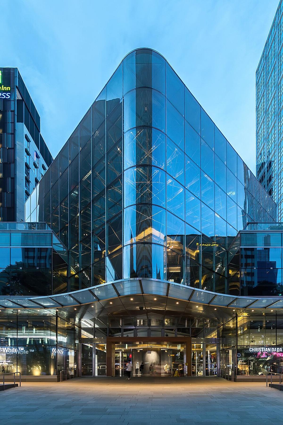 The Heeren: Youth-Oriented Shopping Mall