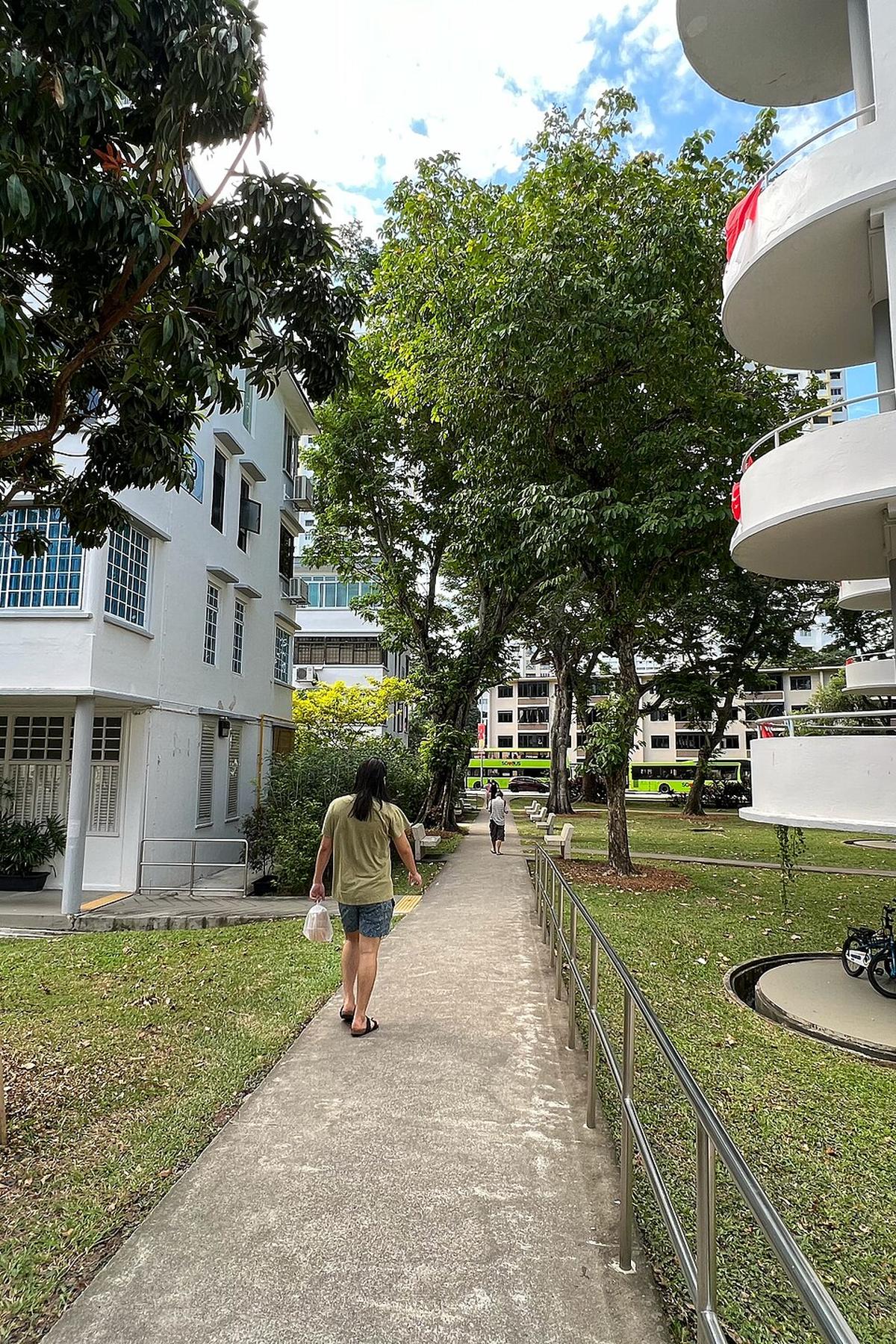 Tiong Bahru: Heritage, Hip Cafes & Local Charm